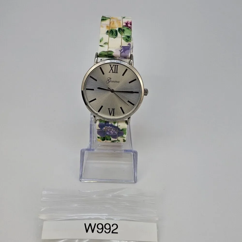 Women's 40MM Watch Gray Dial Case Flowers Plastic Band Straps New Battery‎